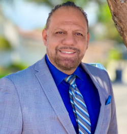 Dr. Marco Villegas